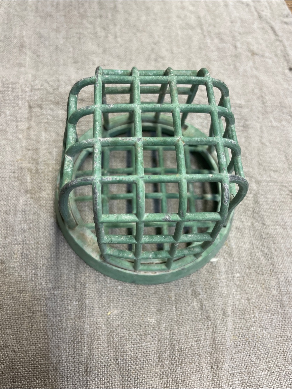 Green Dazey Vintage Metal Floral Frog Grid Flower Arranger